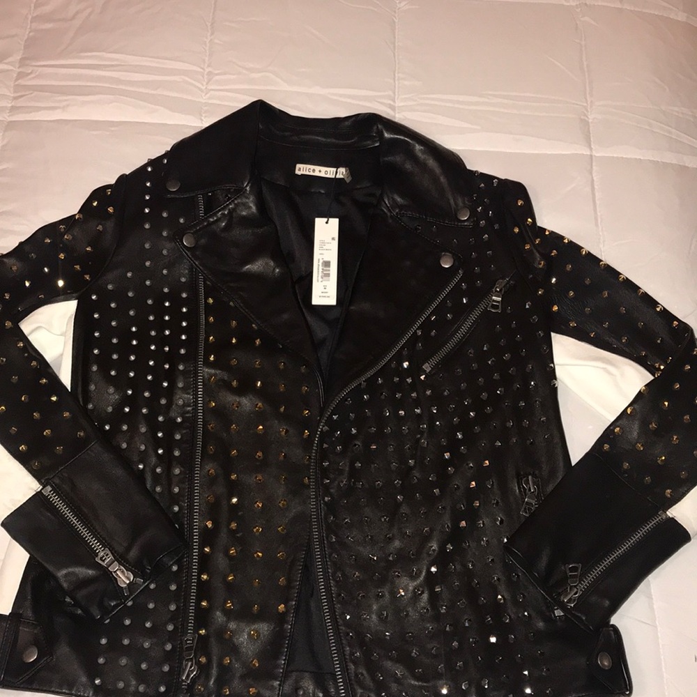 HOT ALICE AND OLIVIA LEATHER JACKET